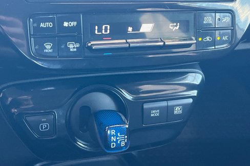 Certified 2022 Toyota Prius LE image 17