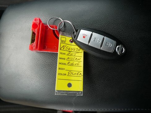 Used 2015 Nissan Rogue SV image 29