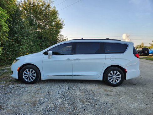 Used 2017 Chrysler Pacifica Touring-L image 22