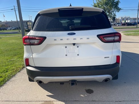 Used 2024 Ford Escape SE w/ Class II Trailer Tow Package image 12
