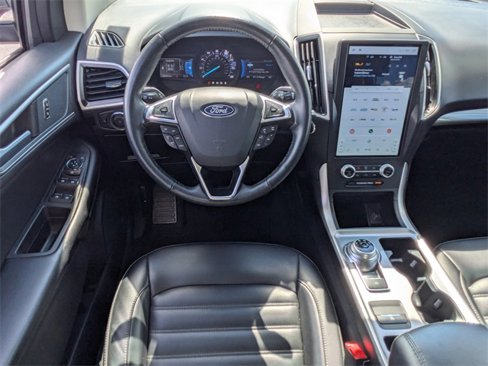 Used 2024 Ford Edge SEL image 16