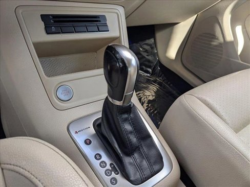 Used 2014 Volkswagen Tiguan SE image 13