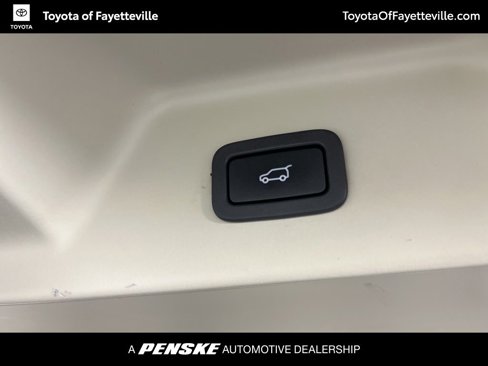 Used 2018 Land Rover Range Rover HSE image 11