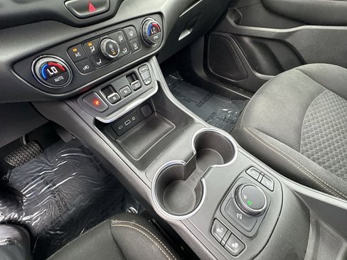 Certified 2018 GMC Terrain SLE w/ Driver Convenience Package image 29