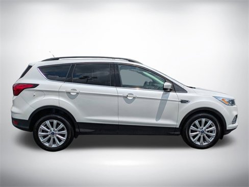 Used 2019 Ford Escape SEL image 3