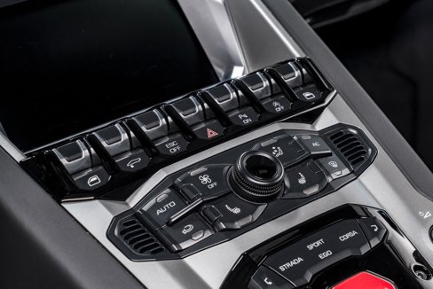 Used 2017 Lamborghini Aventador S image 27