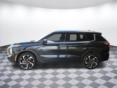 Used 2022 Mitsubishi Outlander SEL image 2