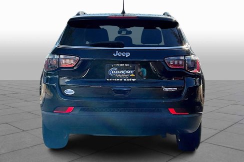 Used 2022 Jeep Compass Latitude image 4