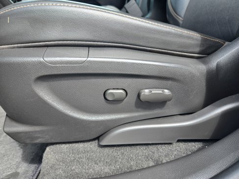 Used 2020 Chevrolet Trax LT w/ Driver Confidence Package image 23