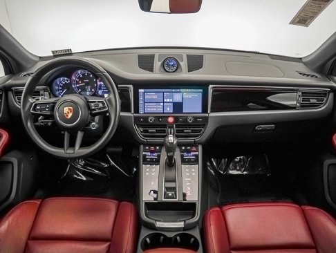 Certified 2024 Porsche Macan image 15