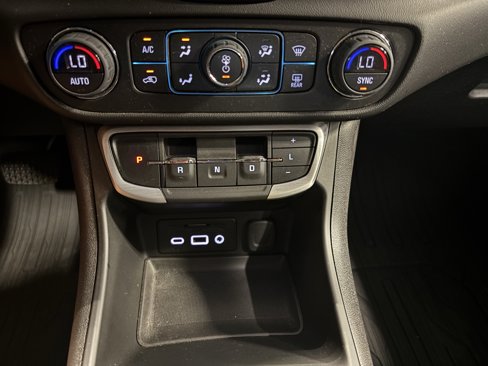 Used 2022 GMC Terrain SLT w/ Infotainment Package II image 13