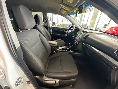 Used 2014 Kia Sorento LX image 39
