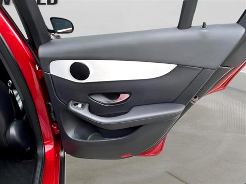 Used 2019 Mercedes-Benz GLC 300 image 27
