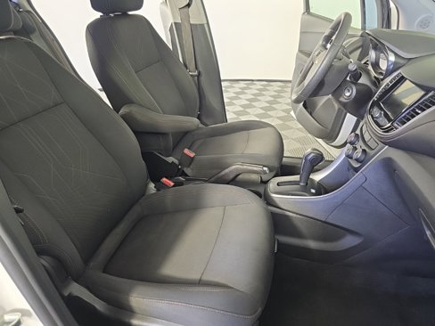 Used 2020 Chevrolet Trax LT image 33