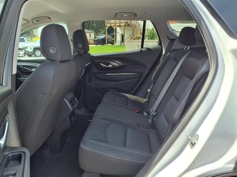 Used 2022 GMC Terrain SLE w/ Driver Convenience Package image 11