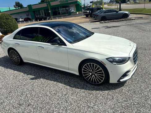 Used 2022 Mercedes-Benz S 580 4MATIC Sedan w/ AMG Line Package image 10