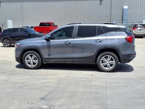 Certified 2021 GMC Terrain SLE w/ Driver Convenience Package image 4