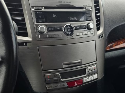 Used 2011 Subaru Outback 2.5i Limited w/ PWR Moonroof Pkg image 28