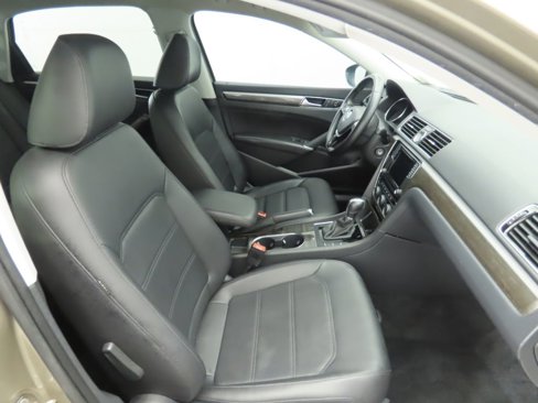Used 2016 Volkswagen Passat 1.8T SE image 20