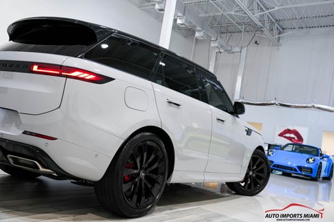 Used 2024 Land Rover Range Rover Sport Dynamic SE image 35