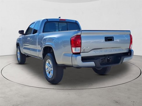Used 2016 Toyota Tacoma SR image 7