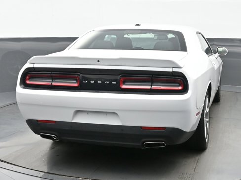 Used 2022 Dodge Challenger GT image 5
