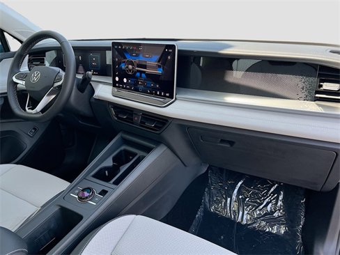 New 2025 Volkswagen Tiguan SE image 29