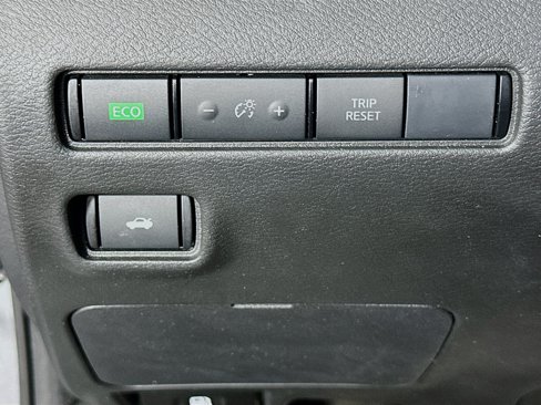 Used 2022 Nissan Sentra SV w/ Trunk Package image 16