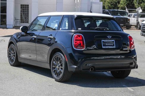 Used 2023 MINI Cooper 4-Door Hardtop image 6