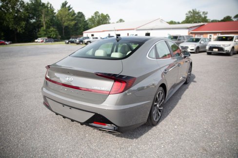 Used 2022 Hyundai Sonata Limited image 3