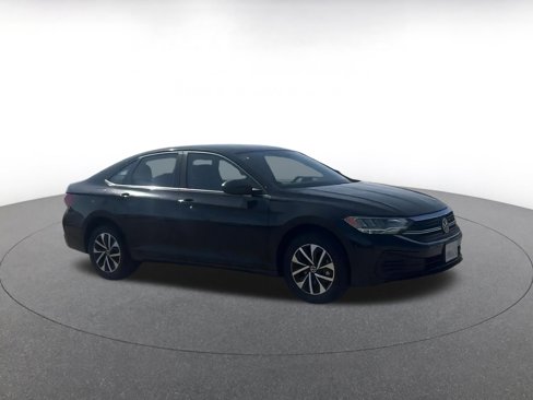 Used 2024 Volkswagen Jetta S image 2