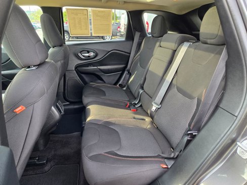 Used 2017 Jeep Cherokee Latitude w/ Comfort/Convenience Group image 27