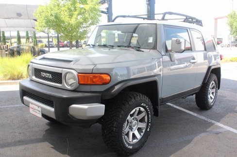 Used 2014 Toyota FJ Cruiser 4WD image 10