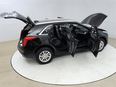 Used 2017 Cadillac XT5 Luxury w/ Driver Awareness Package image 24