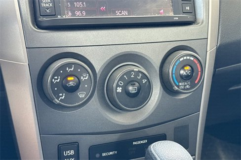 Used 2013 Toyota Corolla LE image 18
