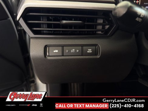 Used 2024 Nissan Altima 2.5 SV image 8
