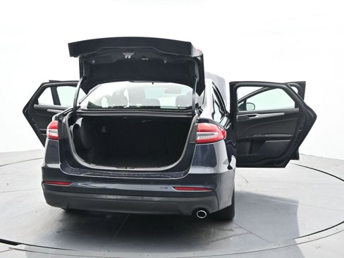 Used 2020 Ford Fusion SE image 44