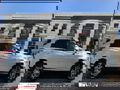 Used 2017 Cadillac XT5 Luxury w/ Driver Awareness Package image 7