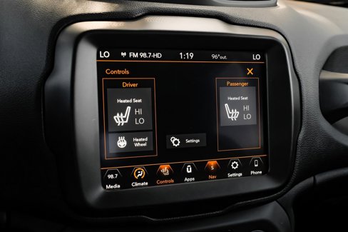 Used 2021 Jeep Renegade Latitude w/ Sun & Sound Group image 40