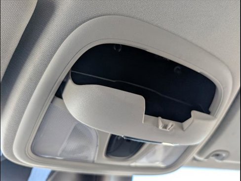 Used 2023 Jeep Cherokee Altitude Lux image 21
