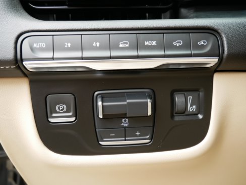 Used 2021 Cadillac Escalade Premium Luxury w/ Driver Assist Tech Package image 9