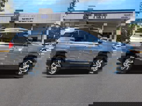 Used 2020 GMC Terrain SLE w/ Driver Convenience Package image 7