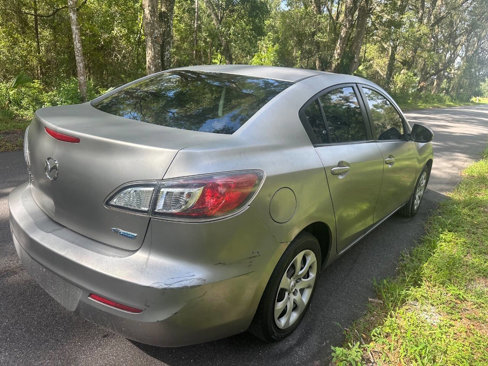 Used 2013 MAZDA MAZDA3 i Sport image 3