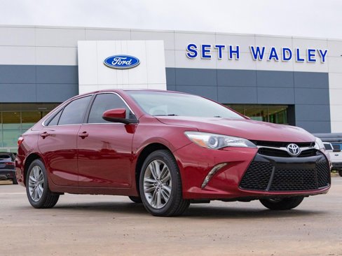 Used 2017 Toyota Camry SE image 1