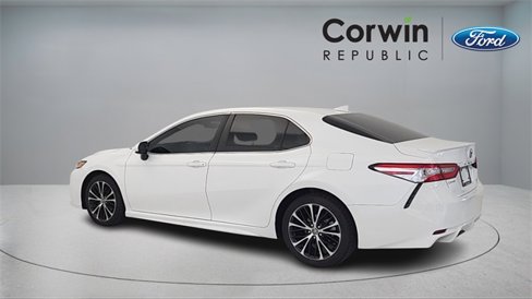 Used 2020 Toyota Camry SE image 5