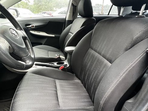 Used 2013 Toyota Corolla S image 16