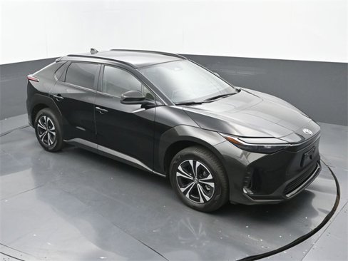 Used 2025 Toyota bZ4X AWD image 28