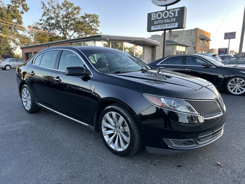 Used 2016 Lincoln MKS image 1