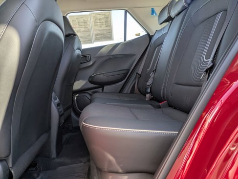 Used 2024 Hyundai Venue Limited image 14