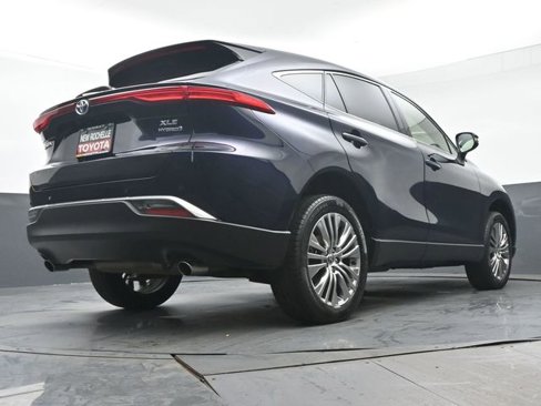 Certified 2022 Toyota Venza XLE image 38